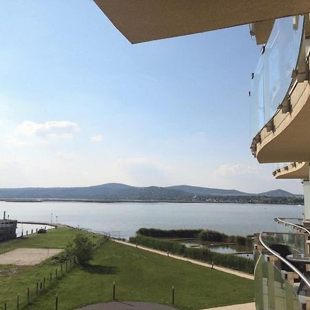 Vizparti Wellness Apartman Velence Apartment Exterior foto